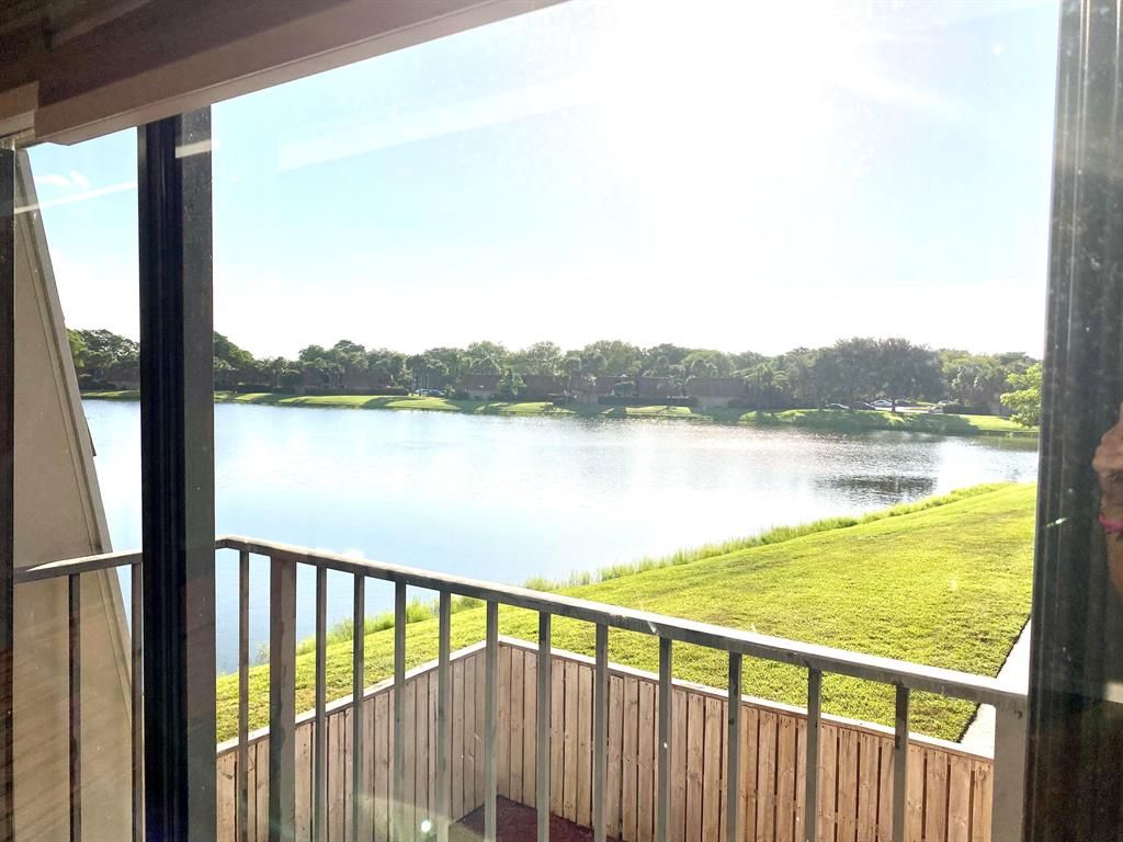 Photo of 310 Buttonwood Lane Ln #B, Boynton Beach, FL 33436 (MLS # R10828340)