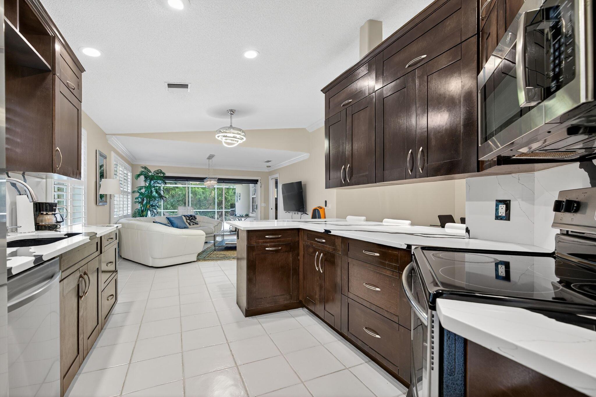 DOUBLE TREE - Residential