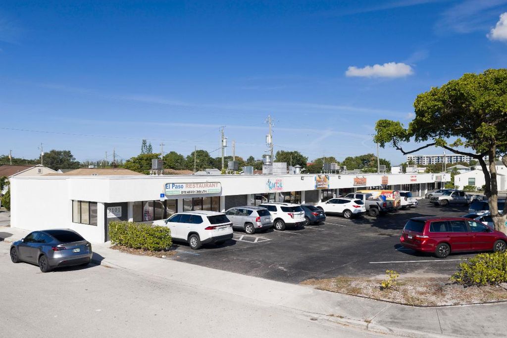 Photo of 2101 N Dixie Highway #2101, Lake Worth Beach, FL 33460 (MLS # R11156986)