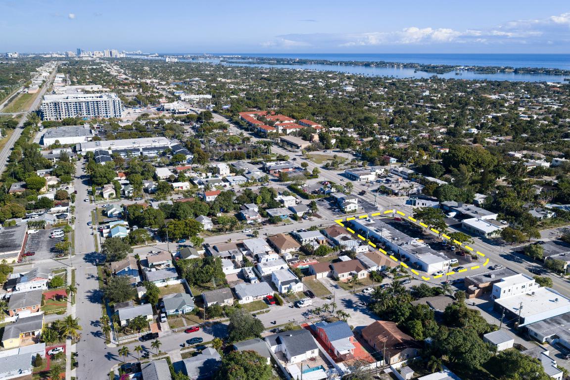 2101 N Dixie Highway 2101