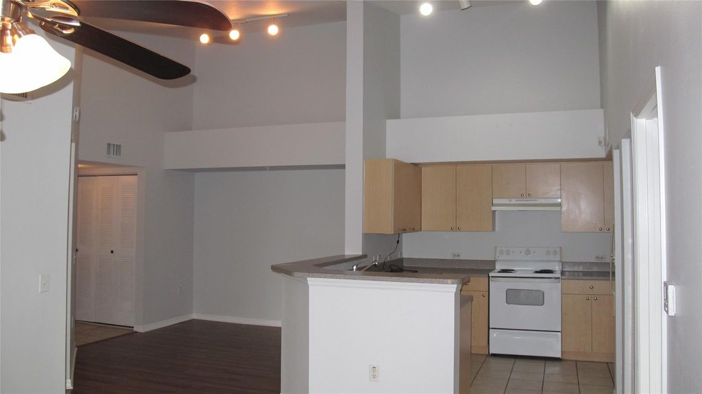 Photo of 422 Villa Circle #422, Boynton Beach, FL 33435 (MLS # F10421346)