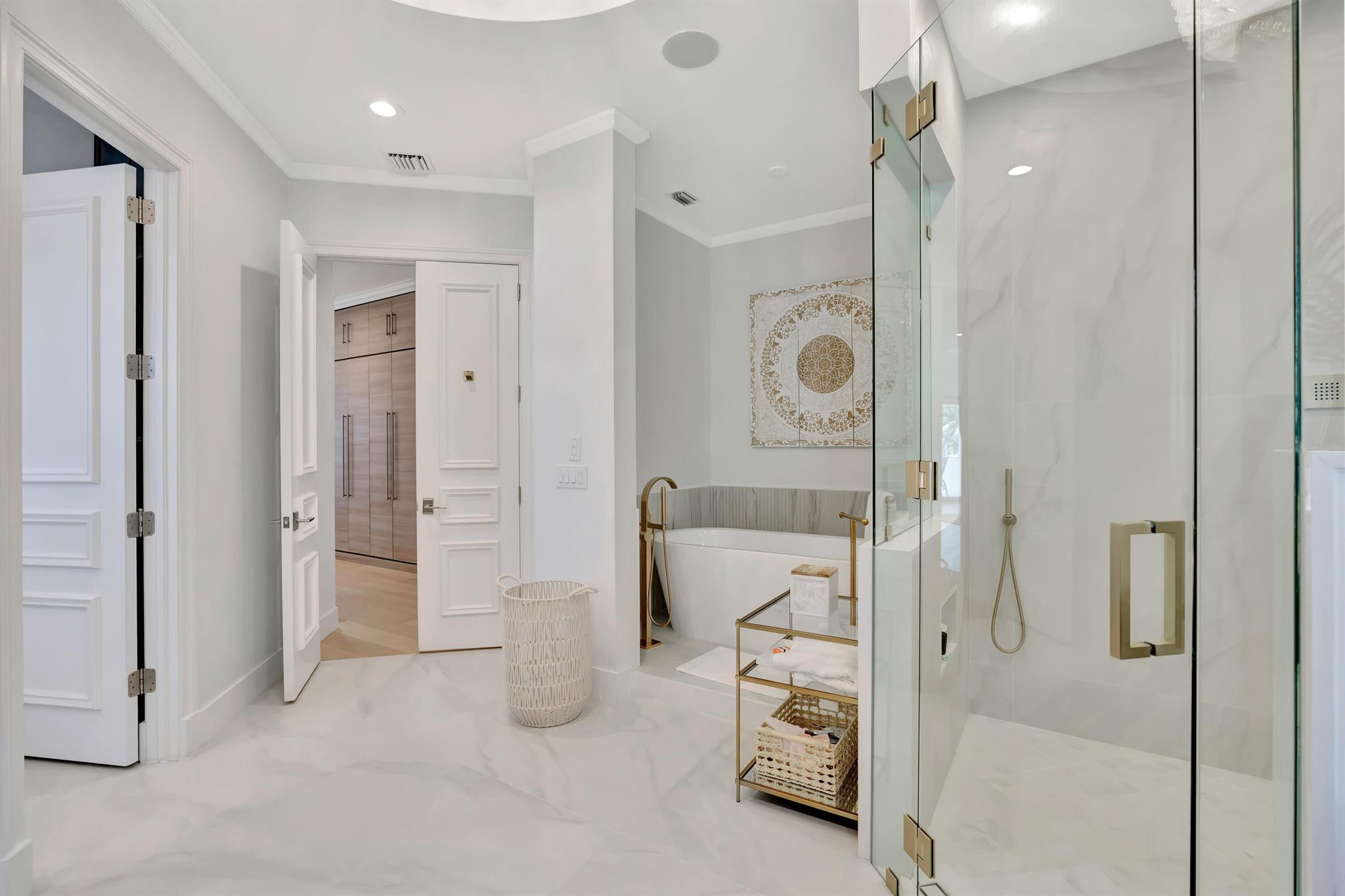 HARBOUR ISLES - Residential