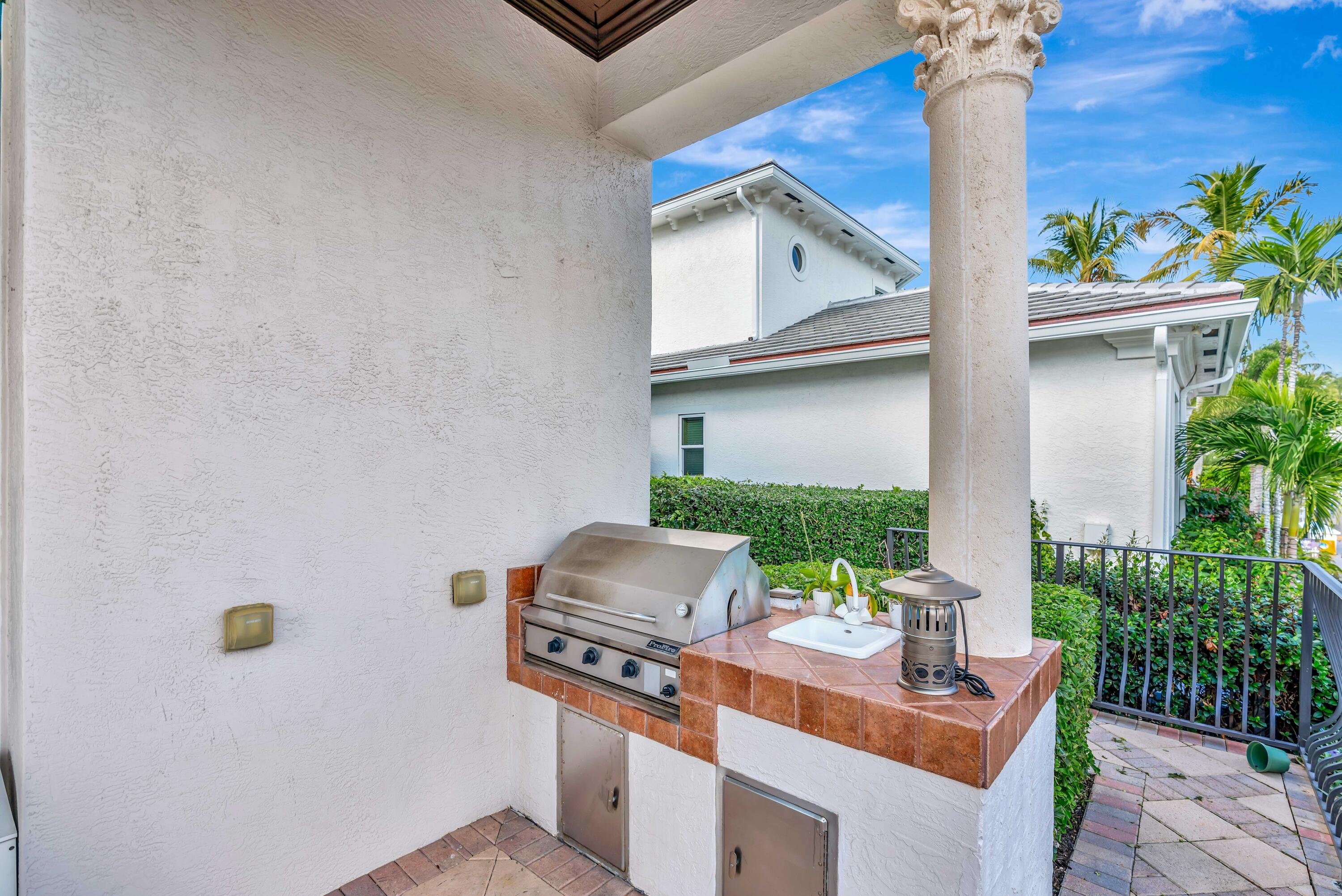 HARBOUR ISLES - Residential