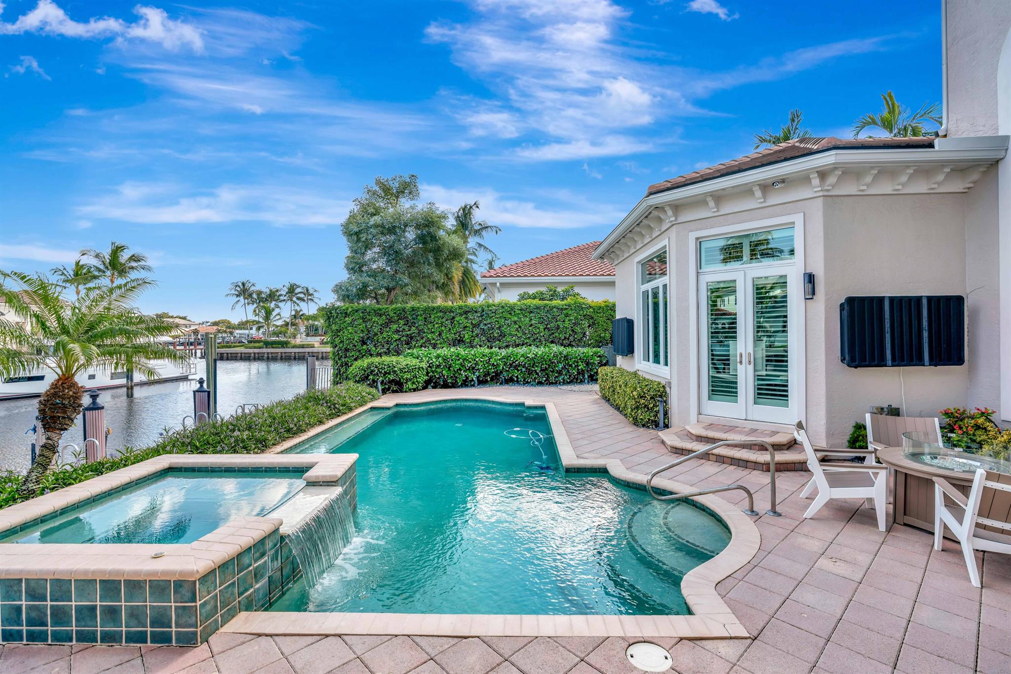 HARBOUR ISLES - Residential