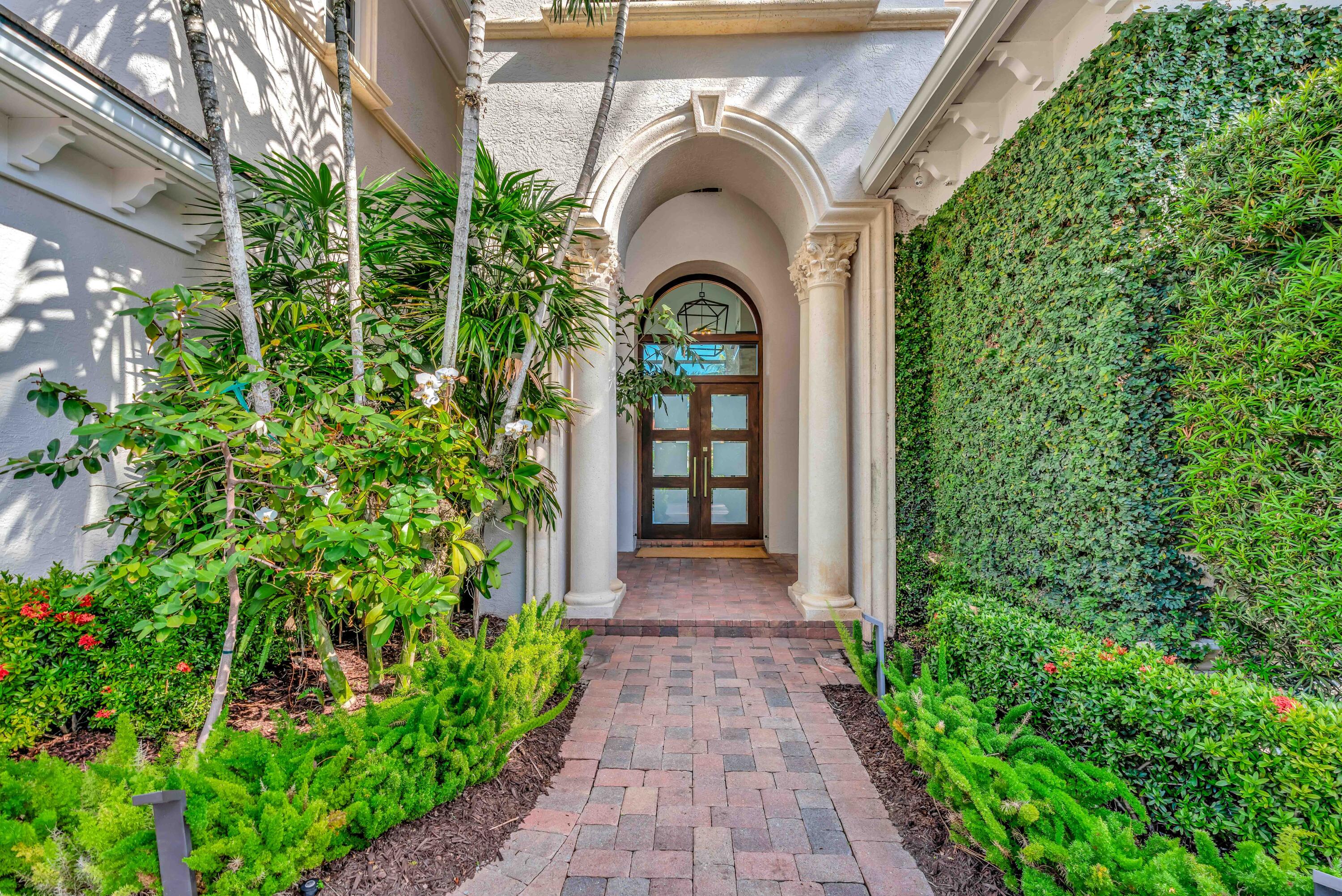 736 Harbour Isle Way