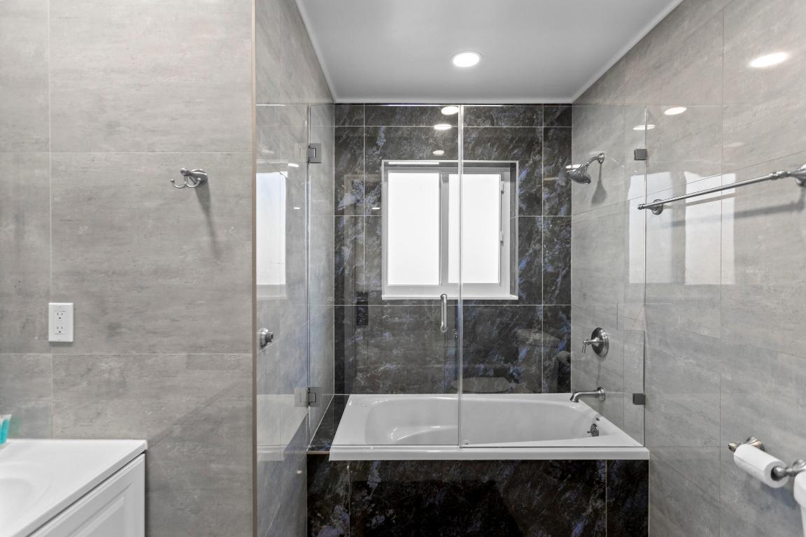 Hollywood south - Residential