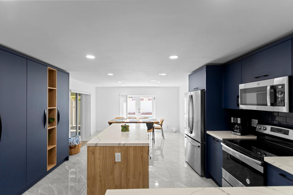 Hollywood south - Residential