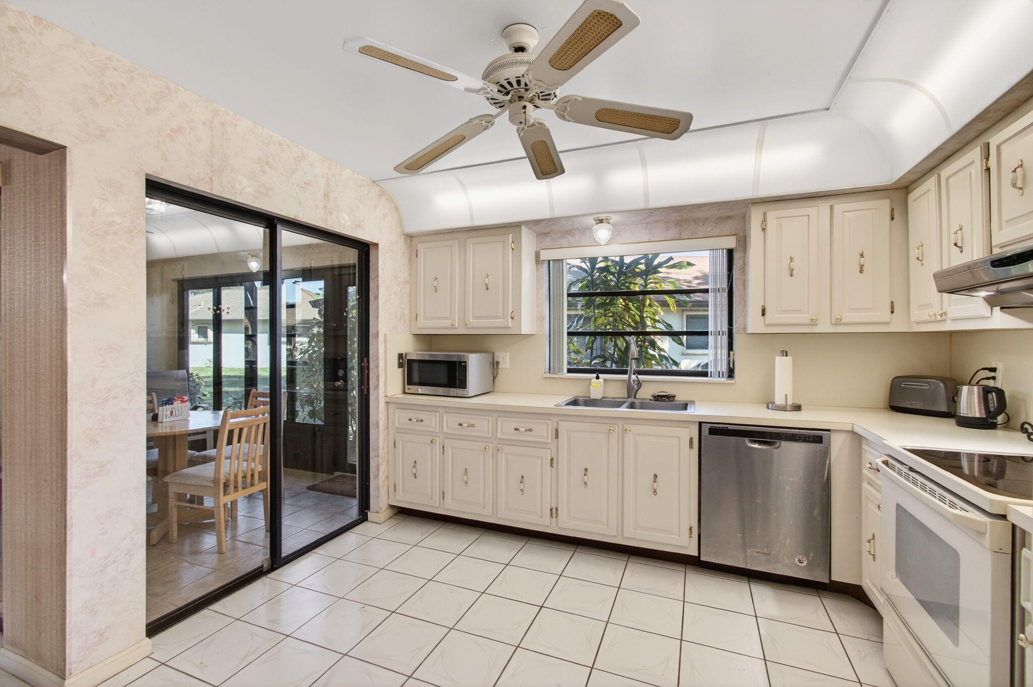 GREENTREE VILLAS CONDO - Residential Lease