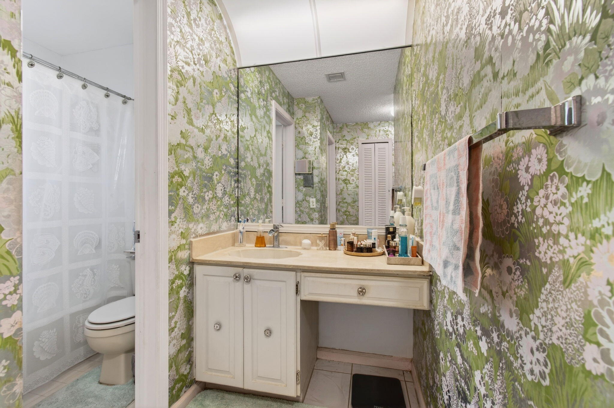 GREENTREE VILLAS CONDO - Residential Lease