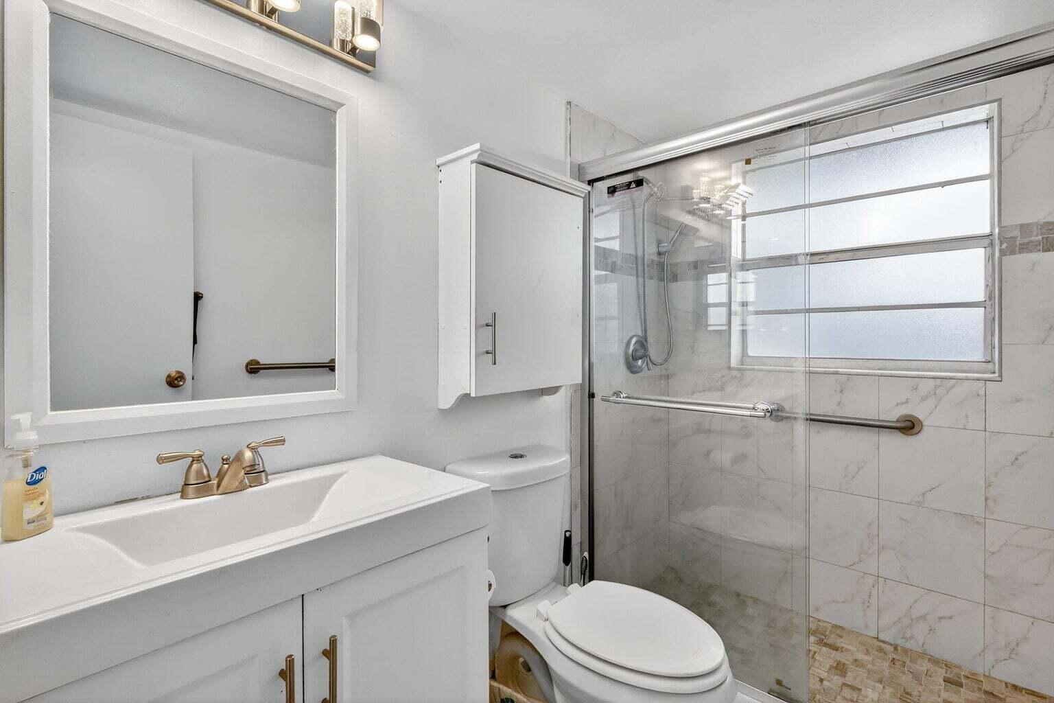 VILLAGES OF ORIOLE ABBEY - Residential Lease