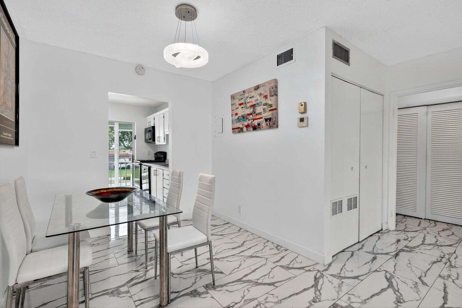 VILLAGES OF ORIOLE ABBEY - Residential Lease