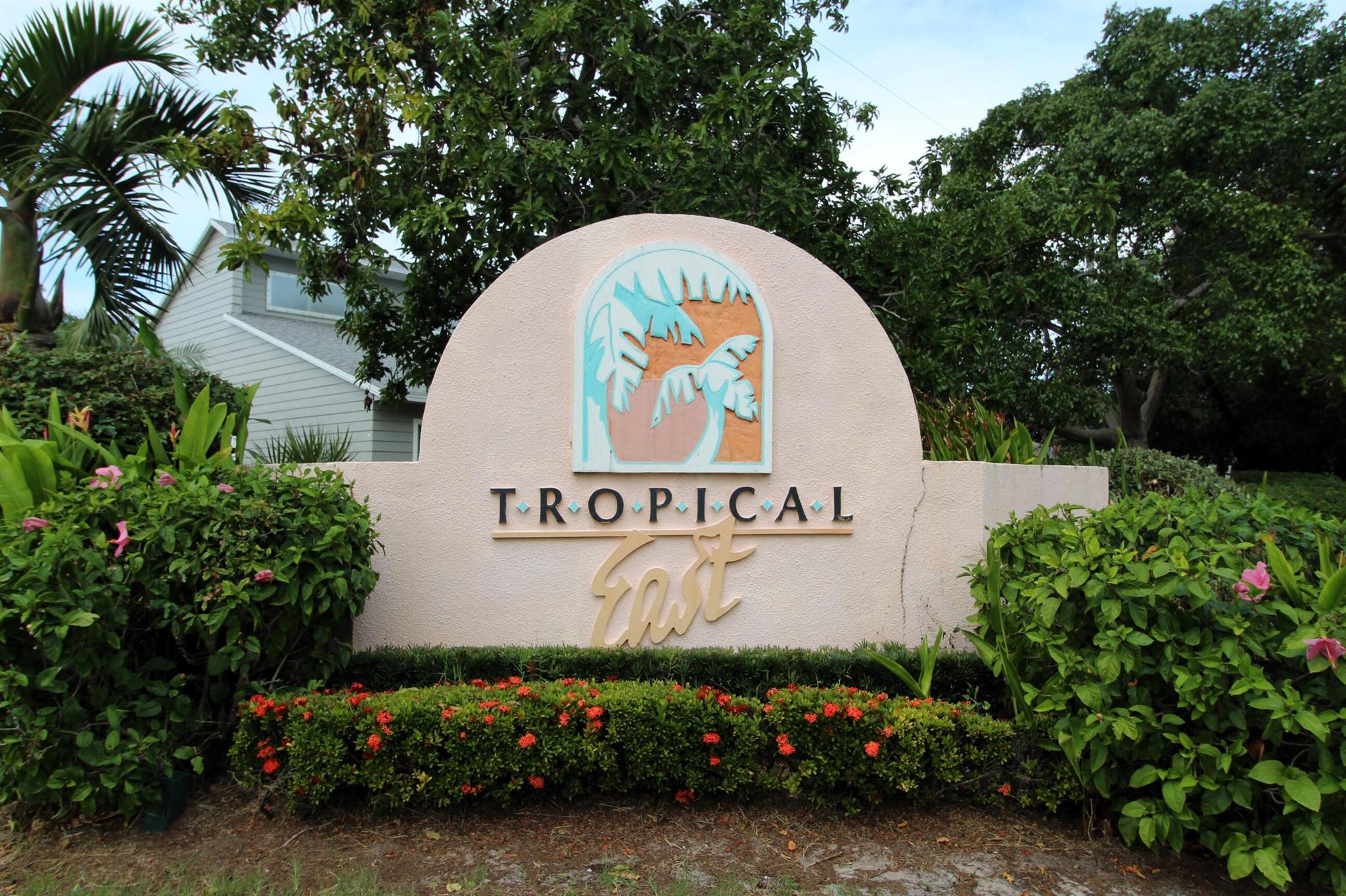 TROPICAL EAST - Residential Lease