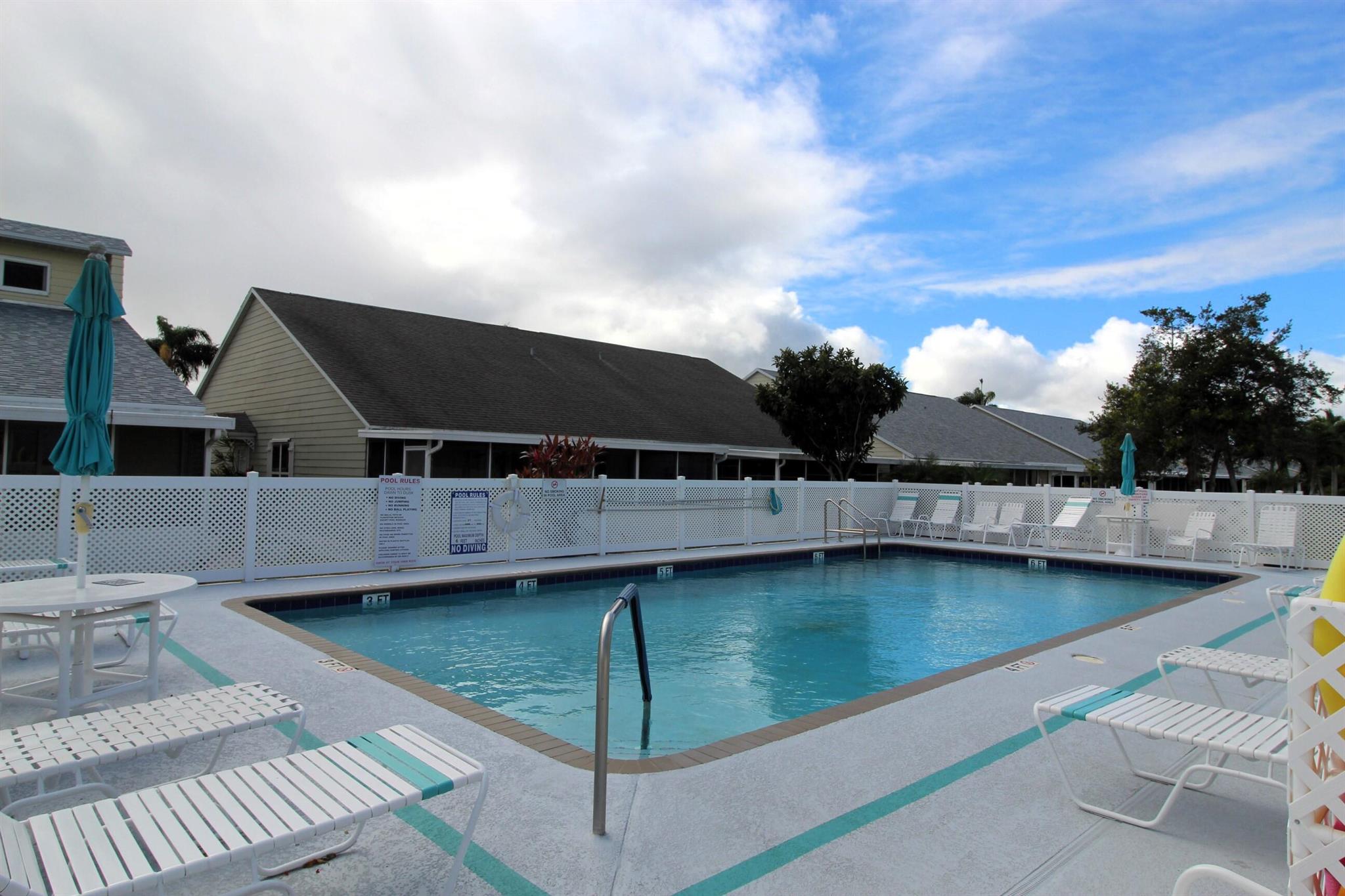 TROPICAL EAST - Residential Lease