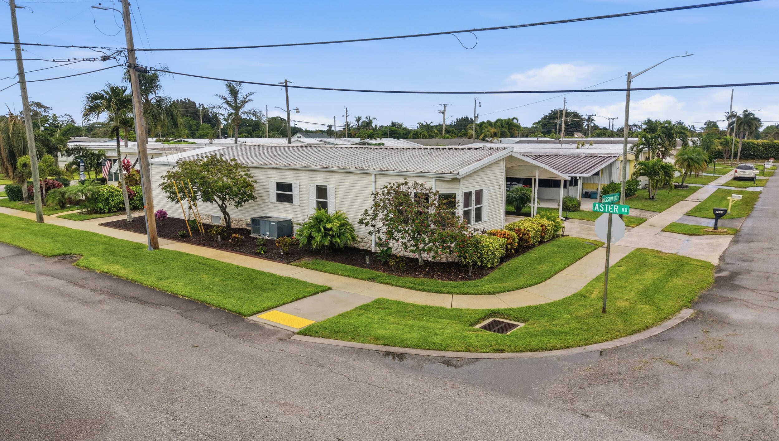 TROPICAL BREEZE ESTATES - Residential