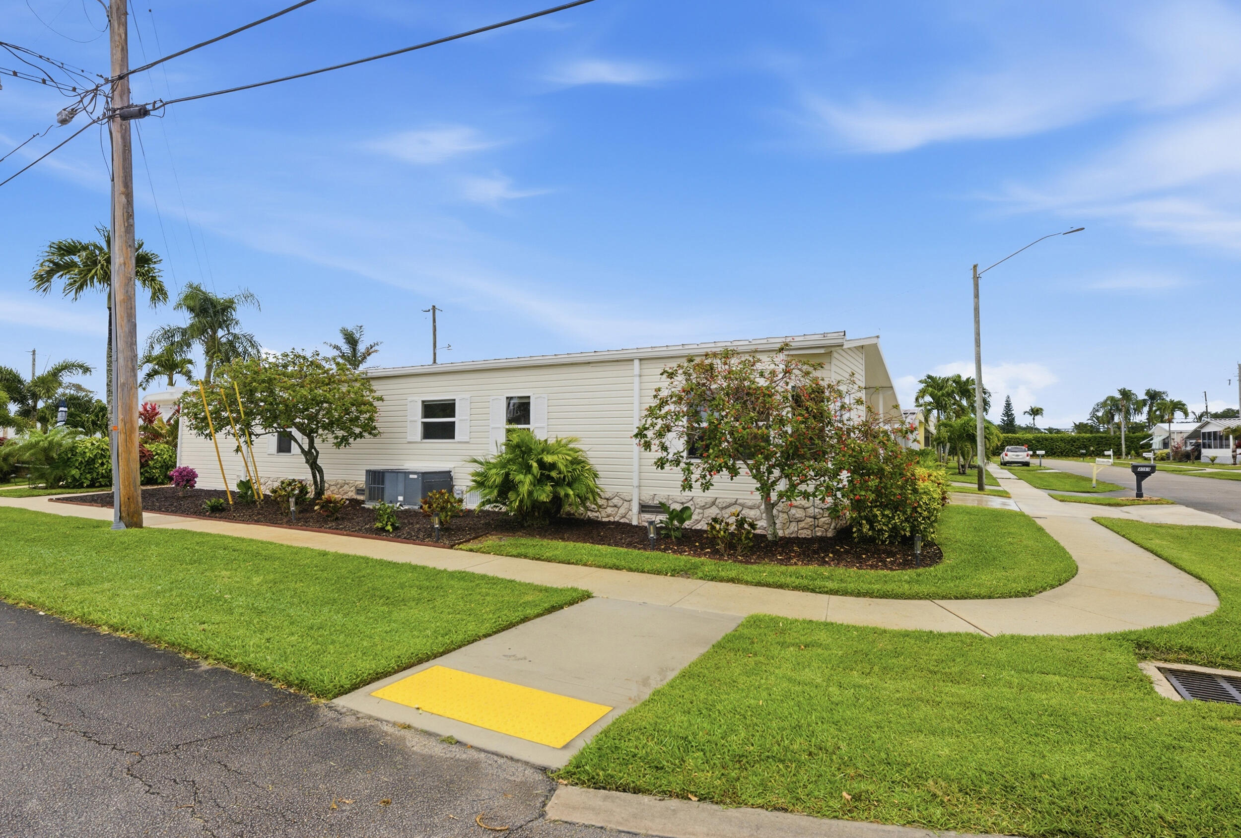 TROPICAL BREEZE ESTATES - Residential