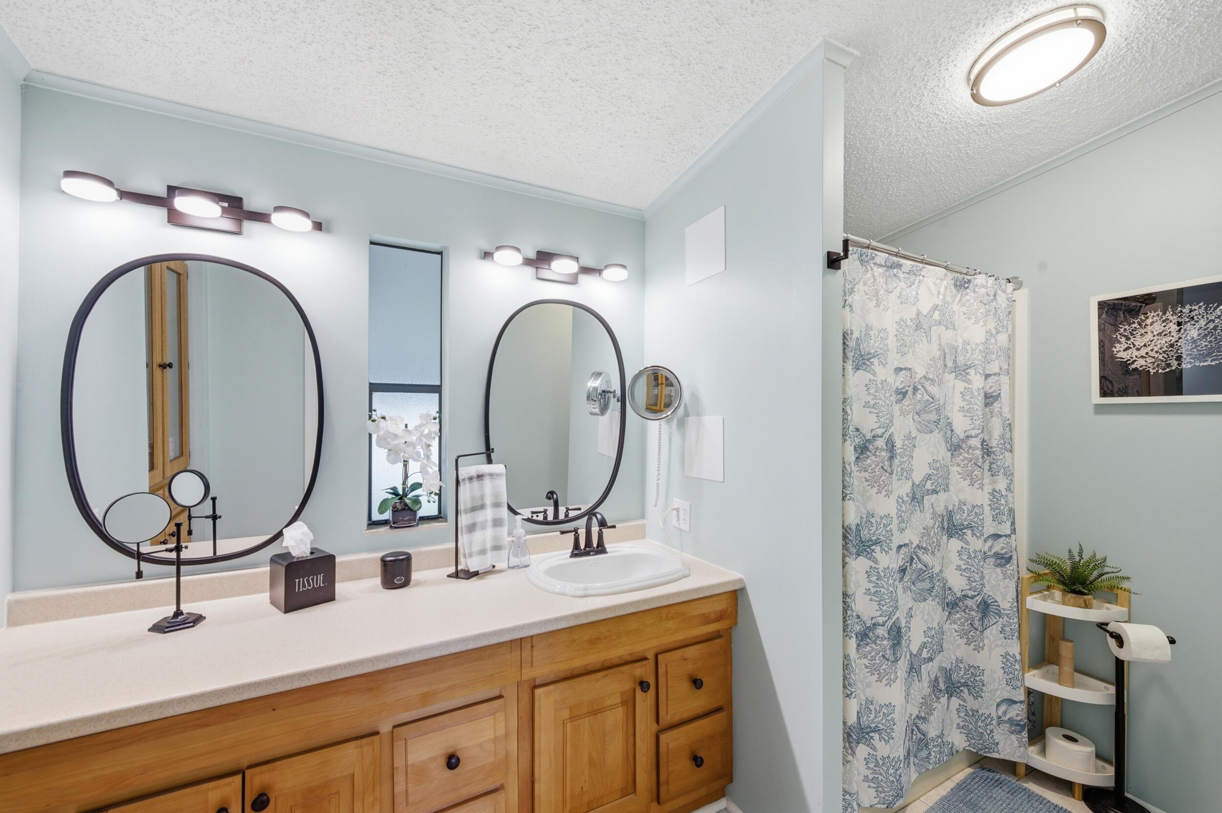 TROPICAL BREEZE ESTATES - Residential