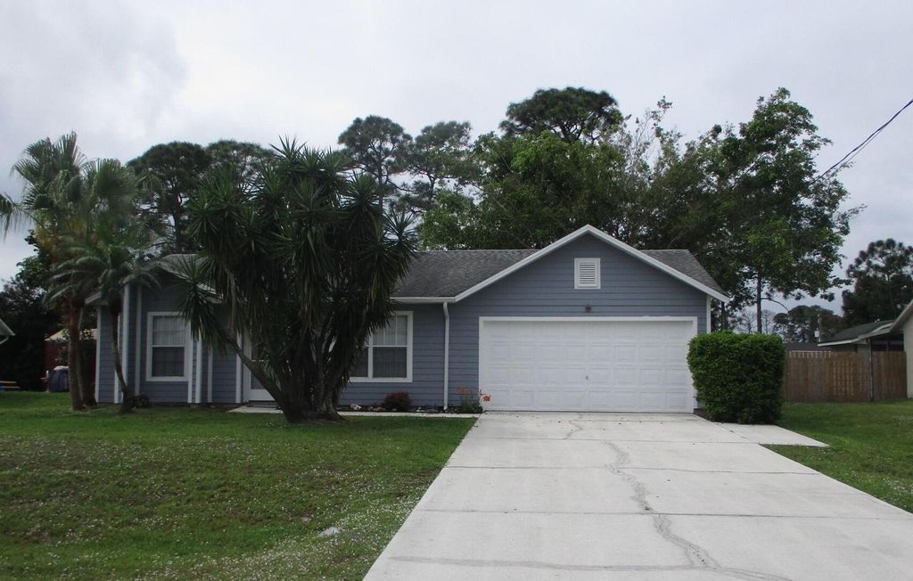 Photo of 2342 SW Bayshore Boulevard, Port Saint Lucie, FL 34984 (MLS # R11015847)