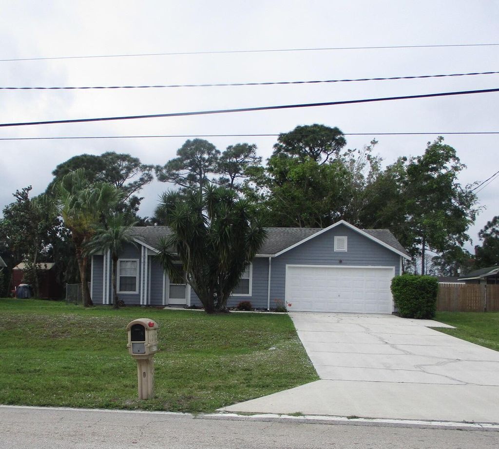 Photo of 2342 SW Bayshore Boulevard, Port Saint Lucie, FL 34984 (MLS # R11015847)