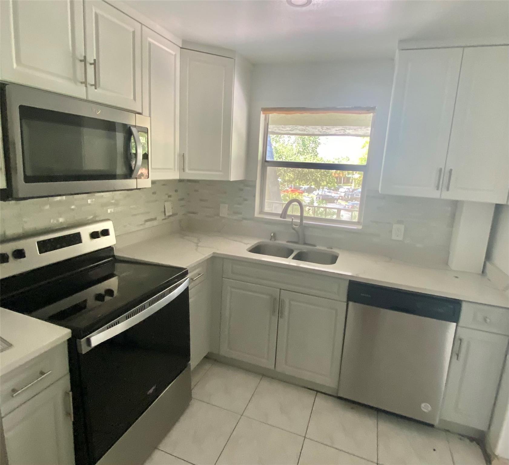 613 S State Road 7 3G