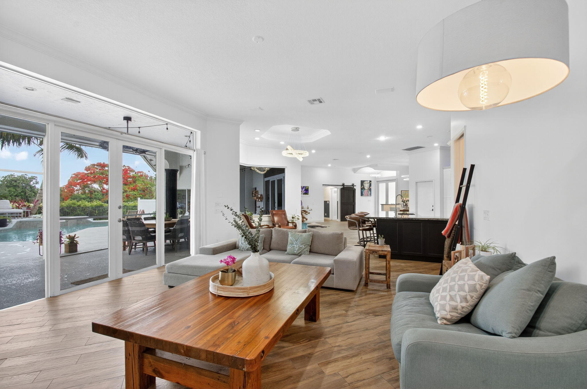 4315 Caryota Drive