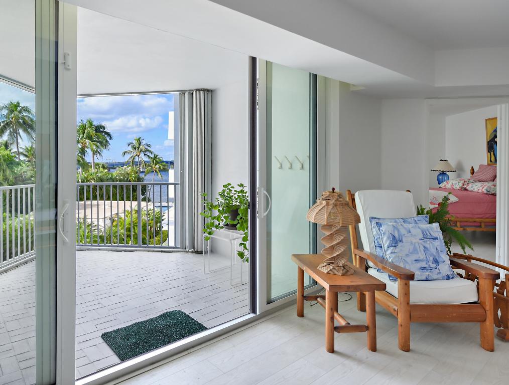 LA PALMA CONDOMINIUM - Residential