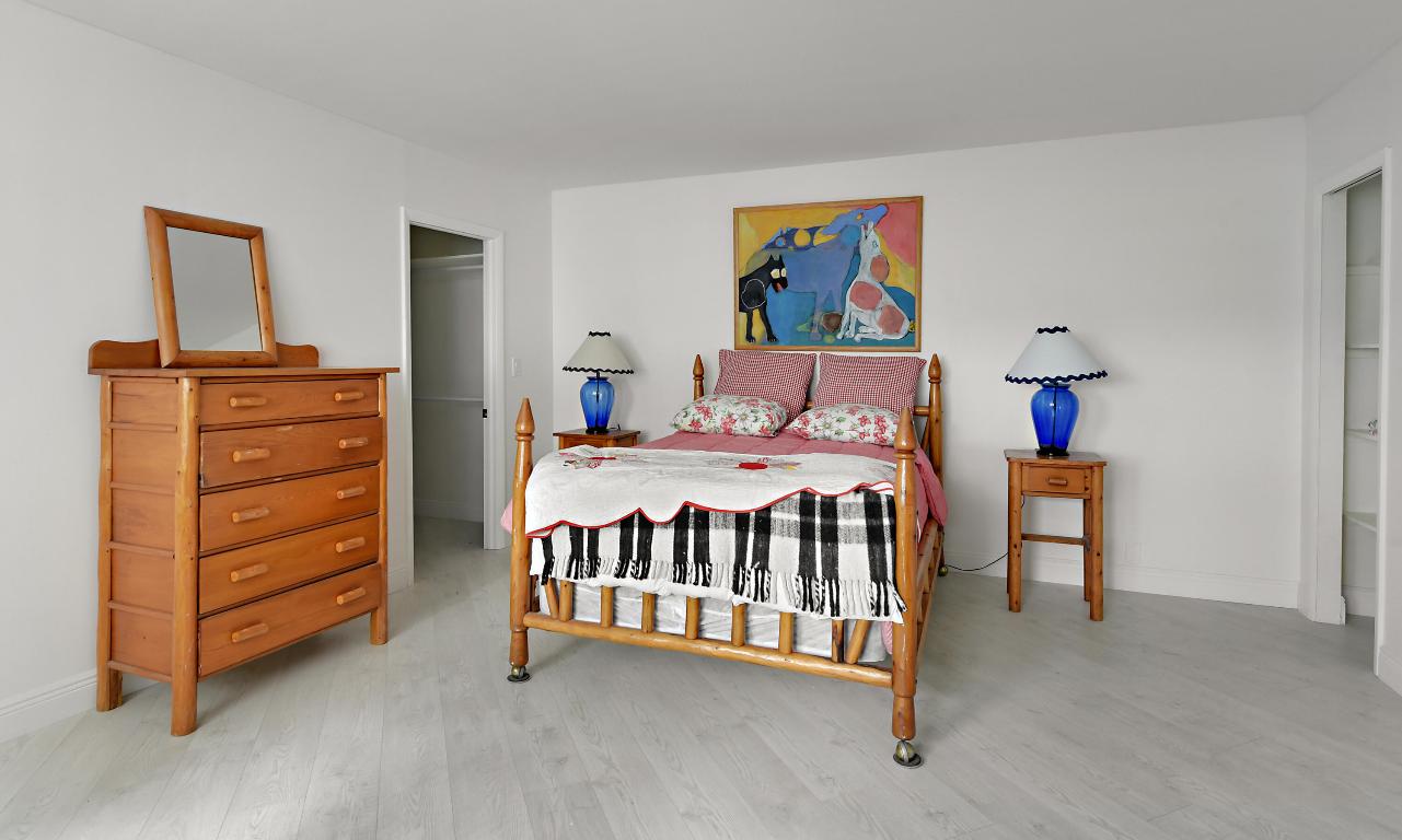 LA PALMA CONDOMINIUM - Residential