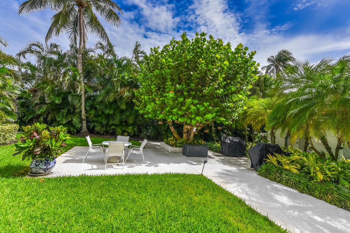 LA PALMA CONDOMINIUM - Residential