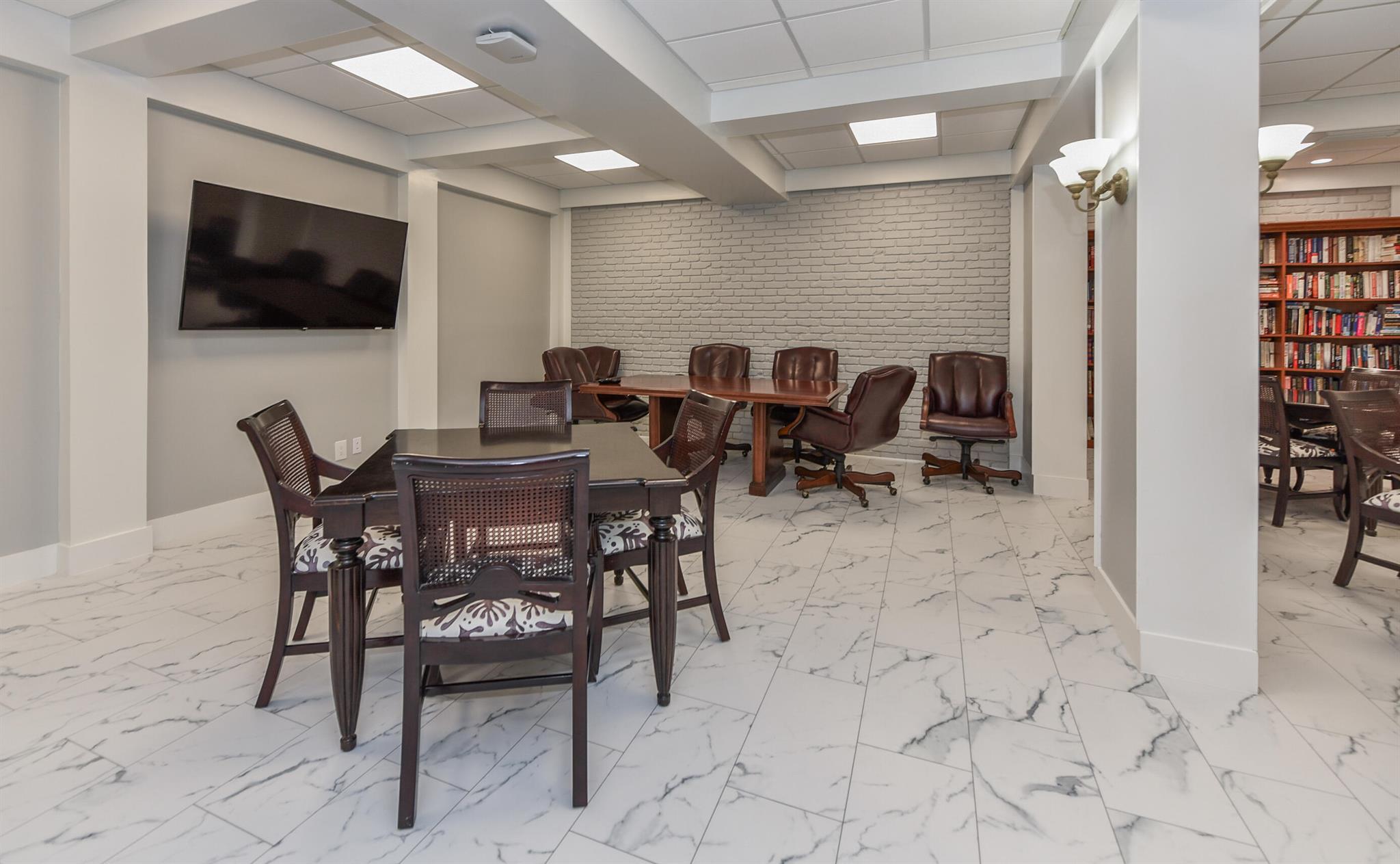 LA PALMA CONDOMINIUM - Residential