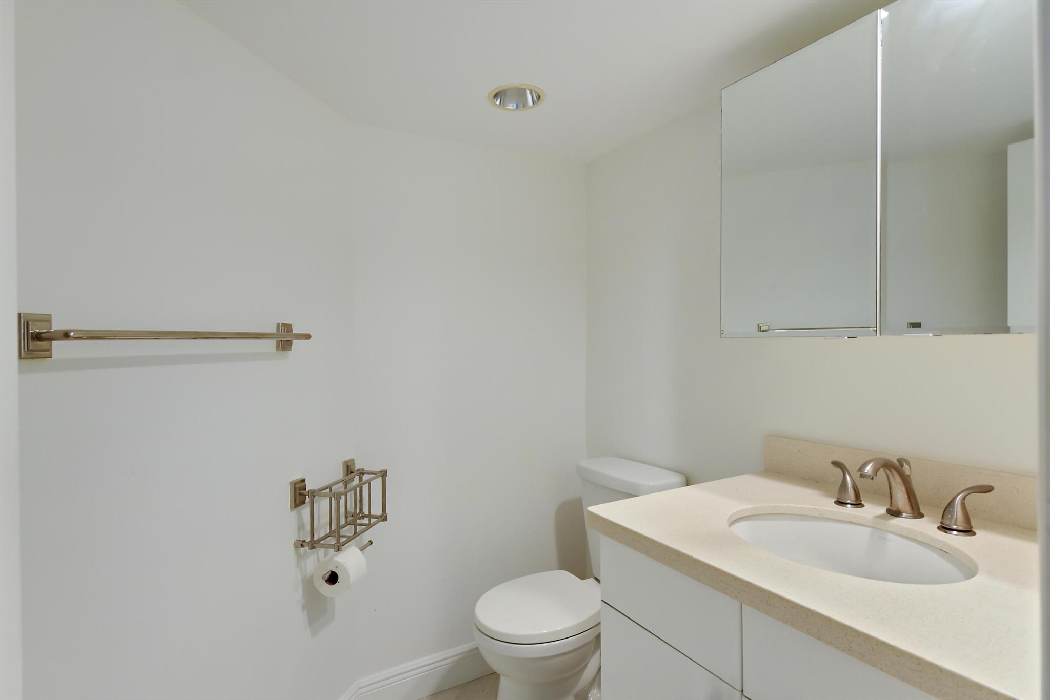 LA PALMA CONDOMINIUM - Residential