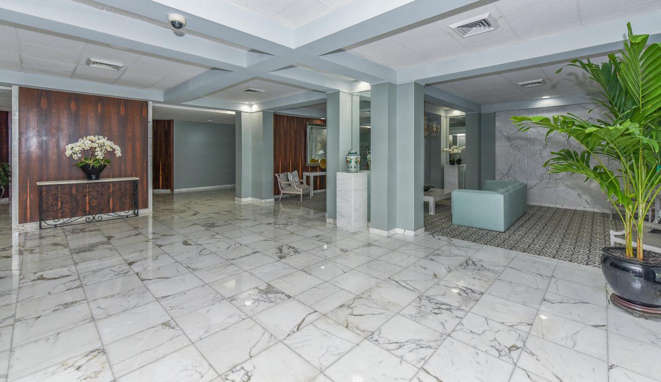 LA PALMA CONDOMINIUM - Residential