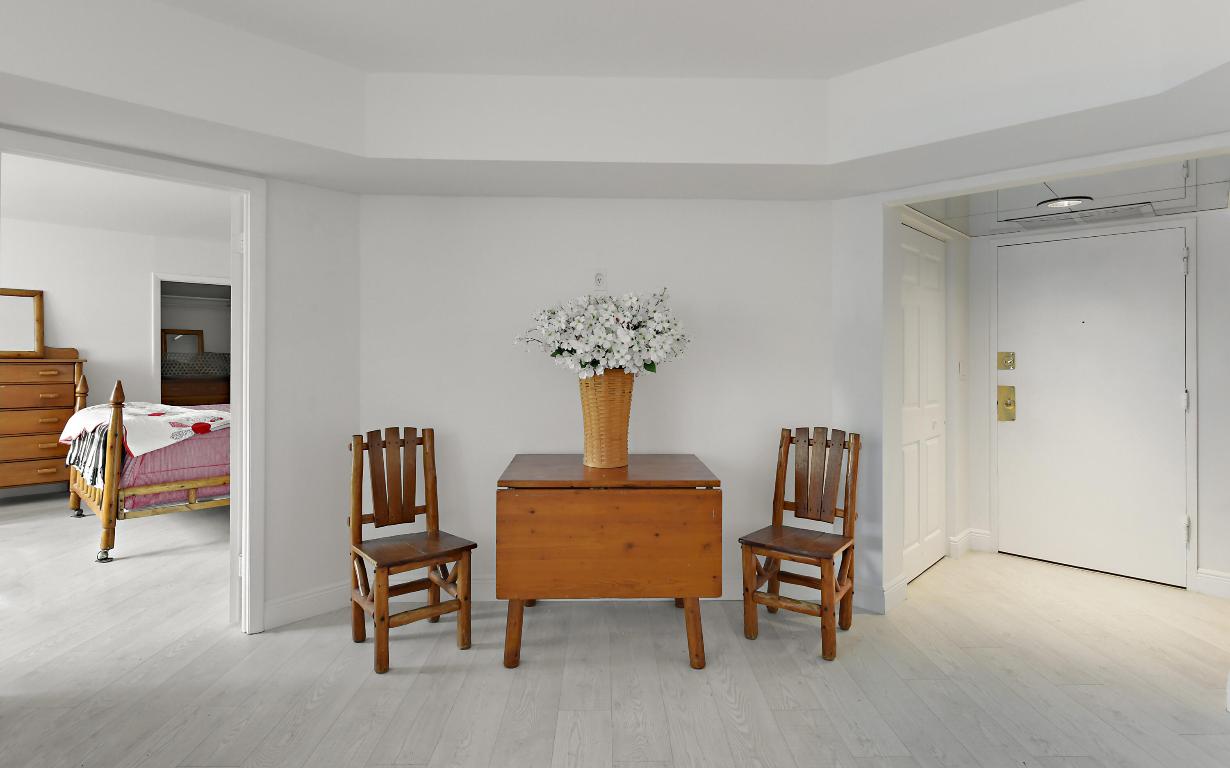 LA PALMA CONDOMINIUM - Residential