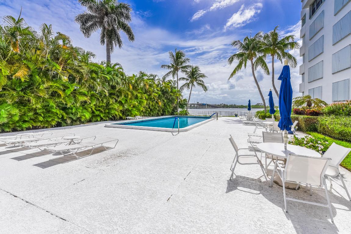 LA PALMA CONDOMINIUM - Residential