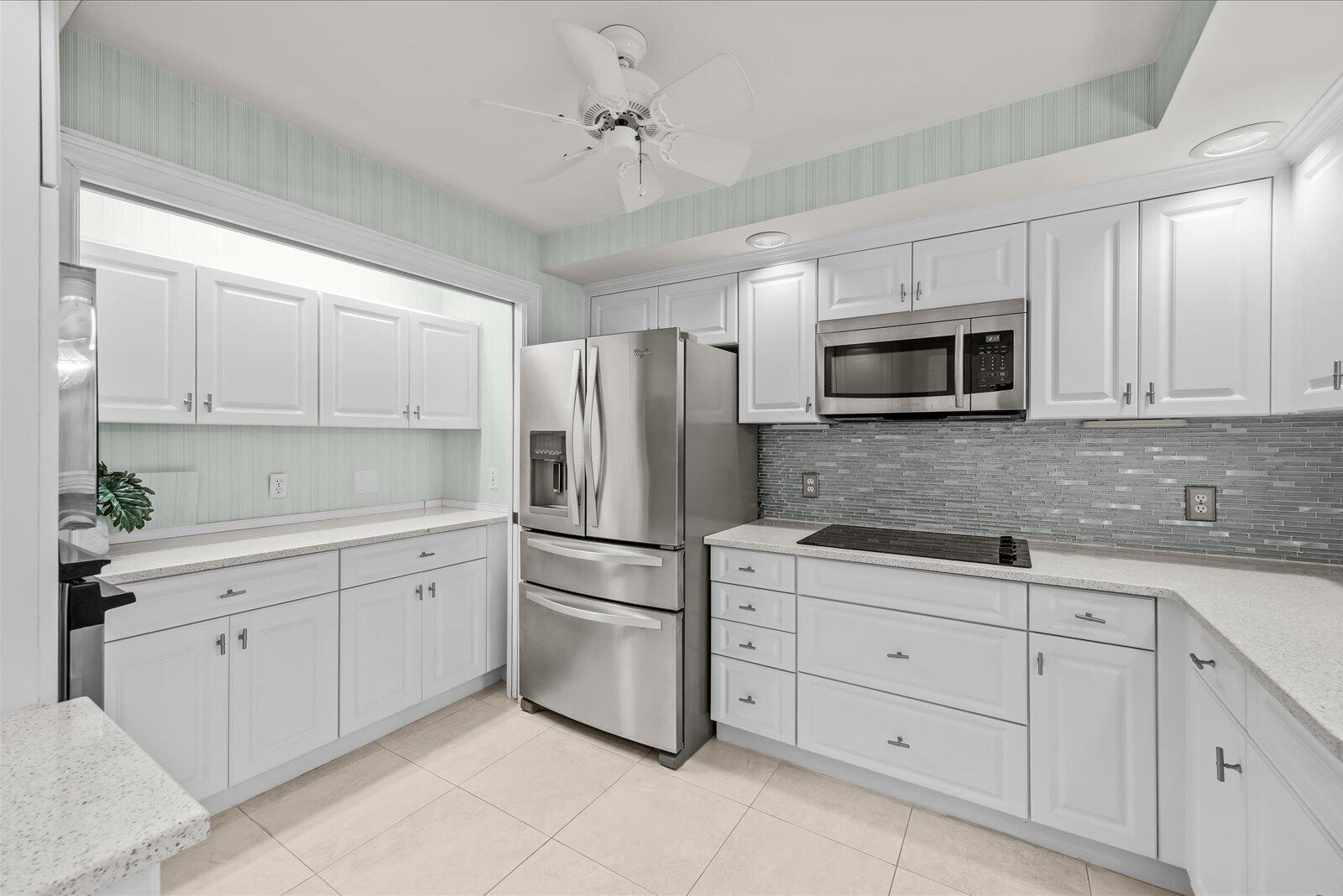 """POINTES #2 CONDO, THE""" - Residential