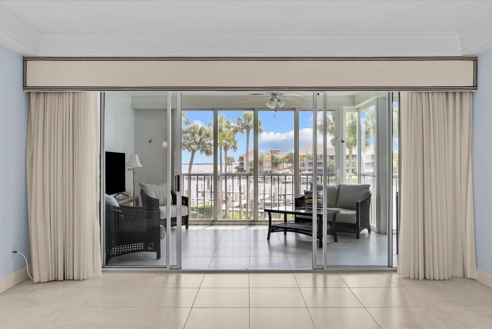 """POINTES #2 CONDO, THE""" - Residential