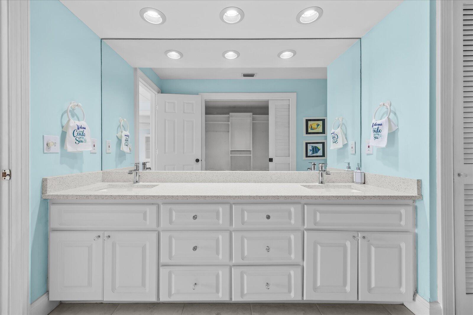 """POINTES #2 CONDO, THE""" - Residential