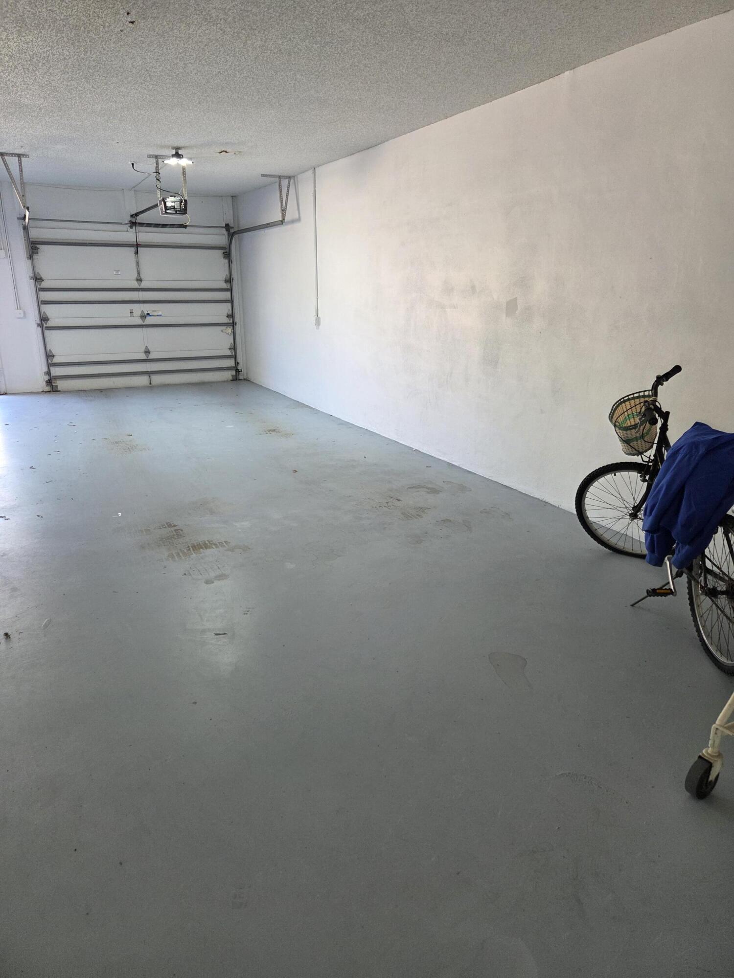 """POINTES #2 CONDO, THE""" - Residential