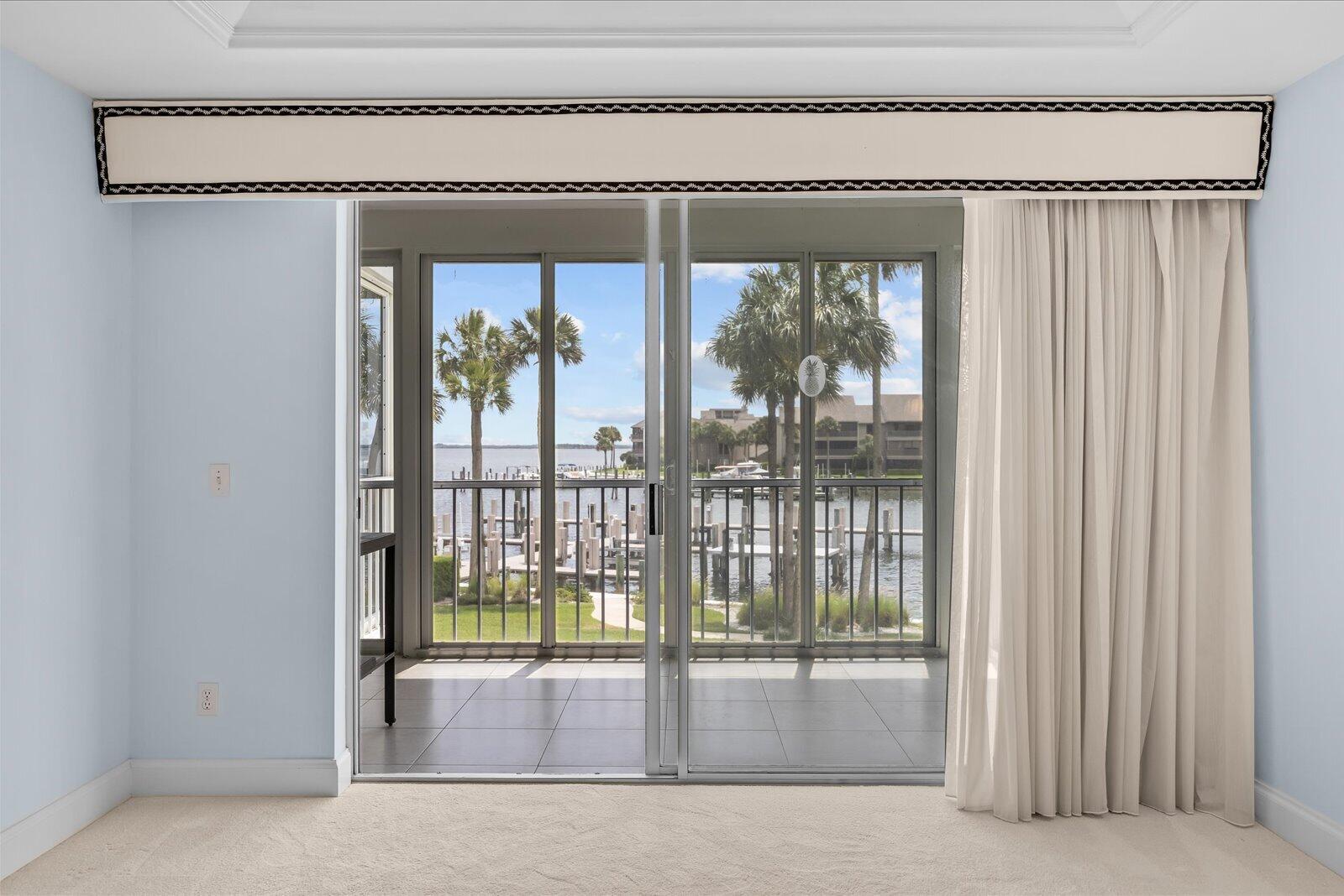 """POINTES #2 CONDO, THE""" - Residential