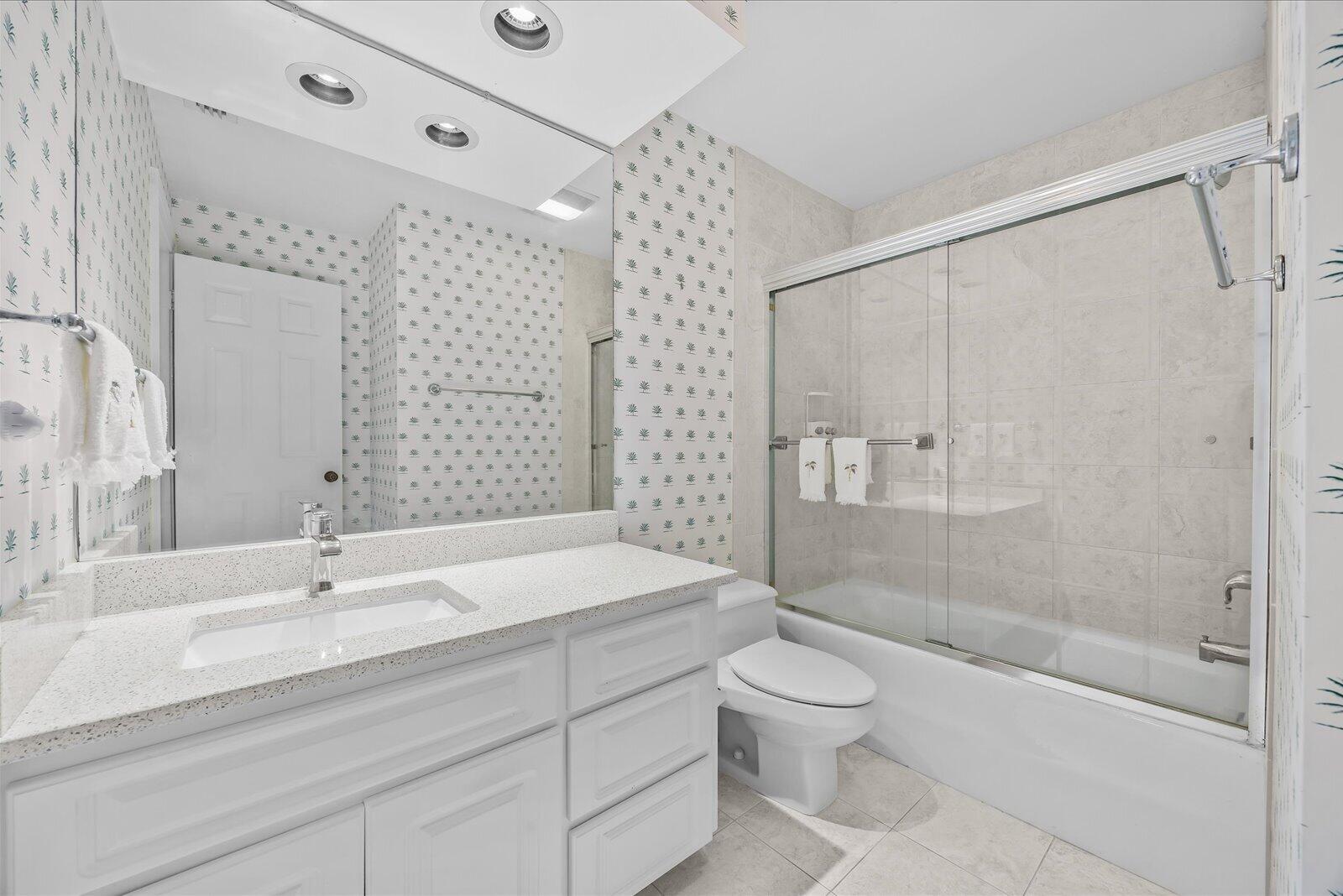 """POINTES #2 CONDO, THE""" - Residential