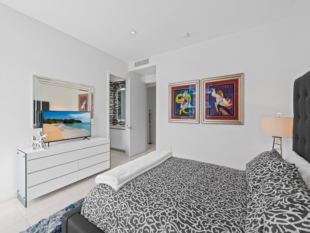 AquaMar Las Olas - Residential