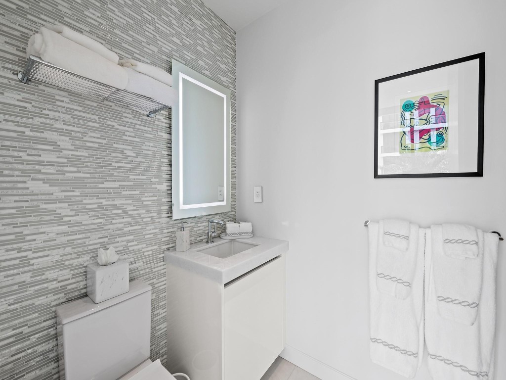 AquaMar Las Olas - Residential