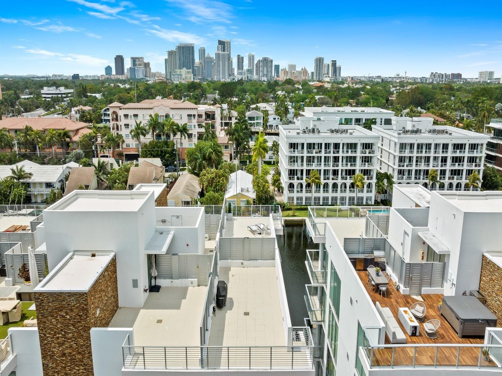 AquaMar Las Olas - Residential