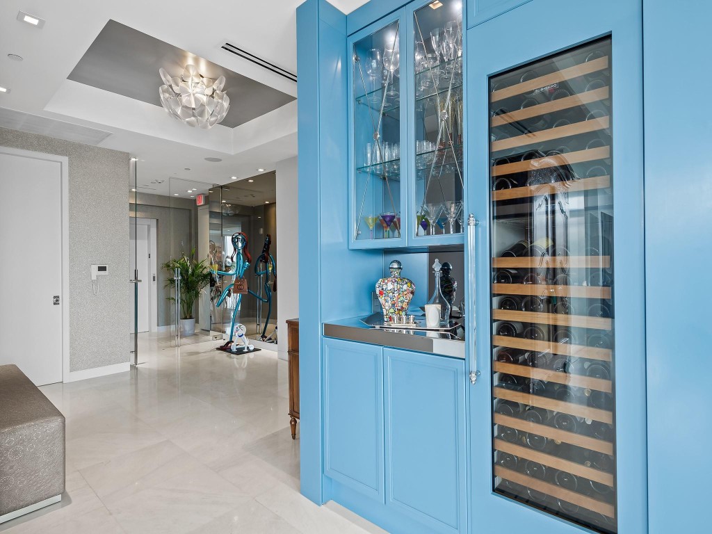 AquaMar Las Olas - Residential