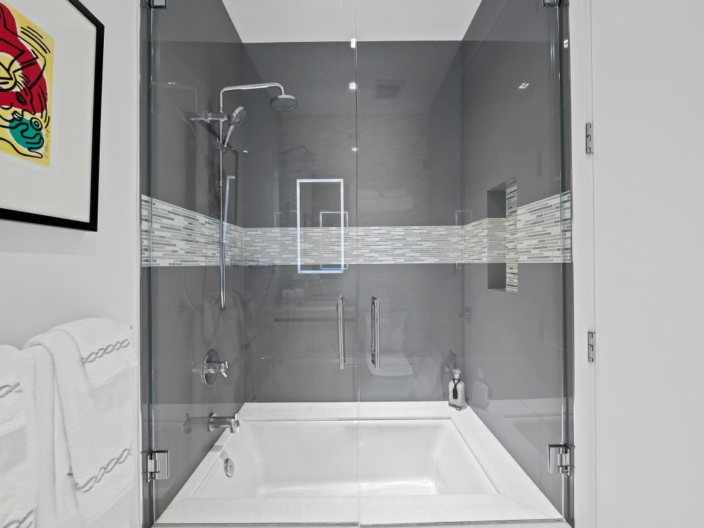 AquaMar Las Olas - Residential