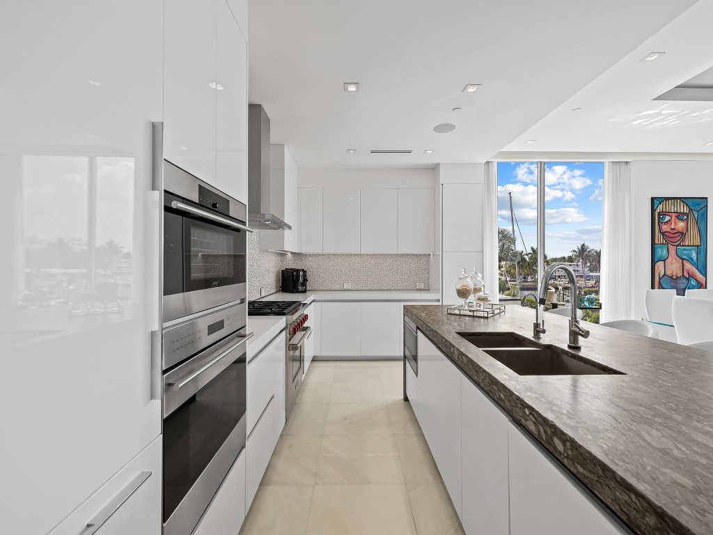 AquaMar Las Olas - Residential