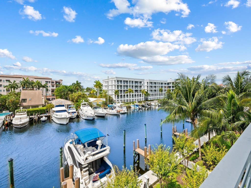 Photo of 21 Isle Of Venice Drive #301, Fort Lauderdale, FL 33301 (MLS # F10544112)