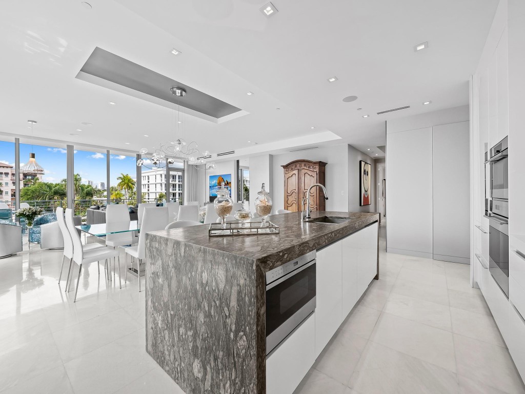 AquaMar Las Olas - Residential