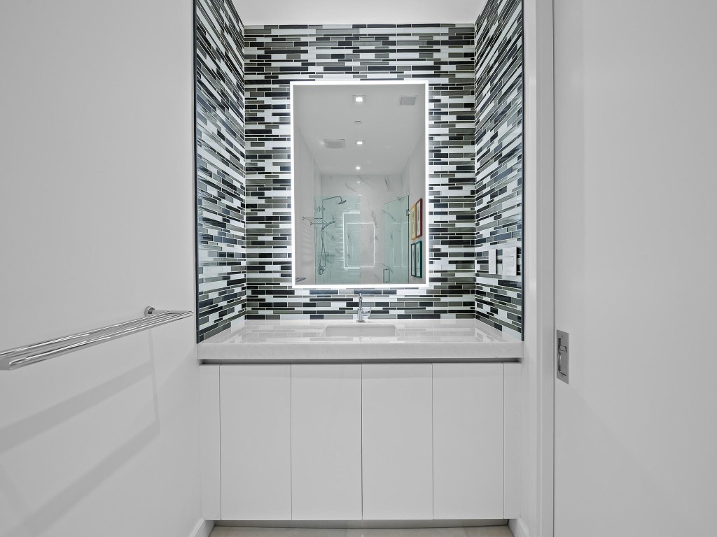 AquaMar Las Olas - Residential