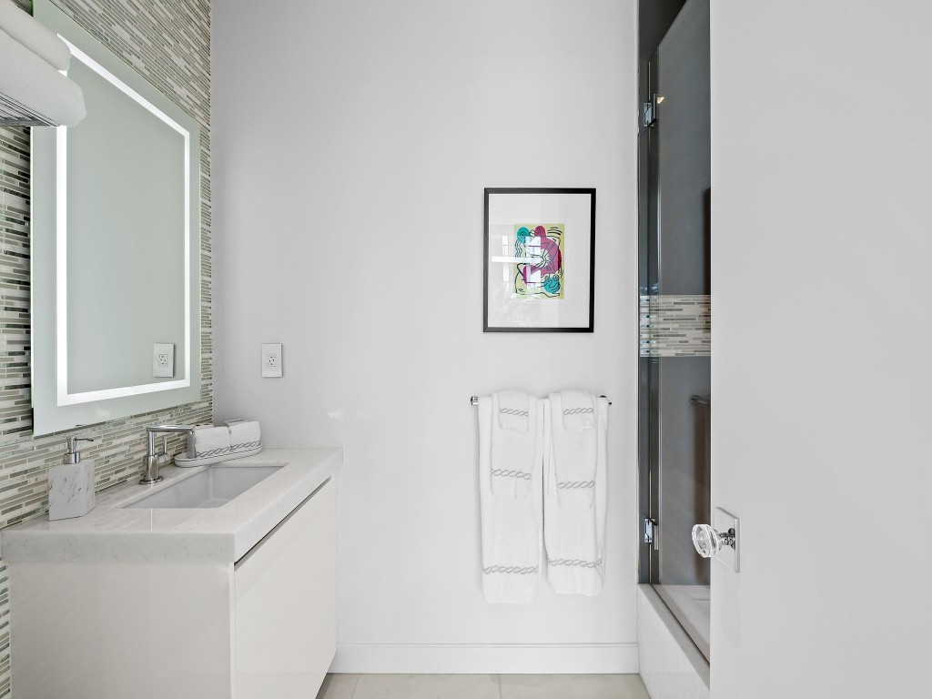 AquaMar Las Olas - Residential