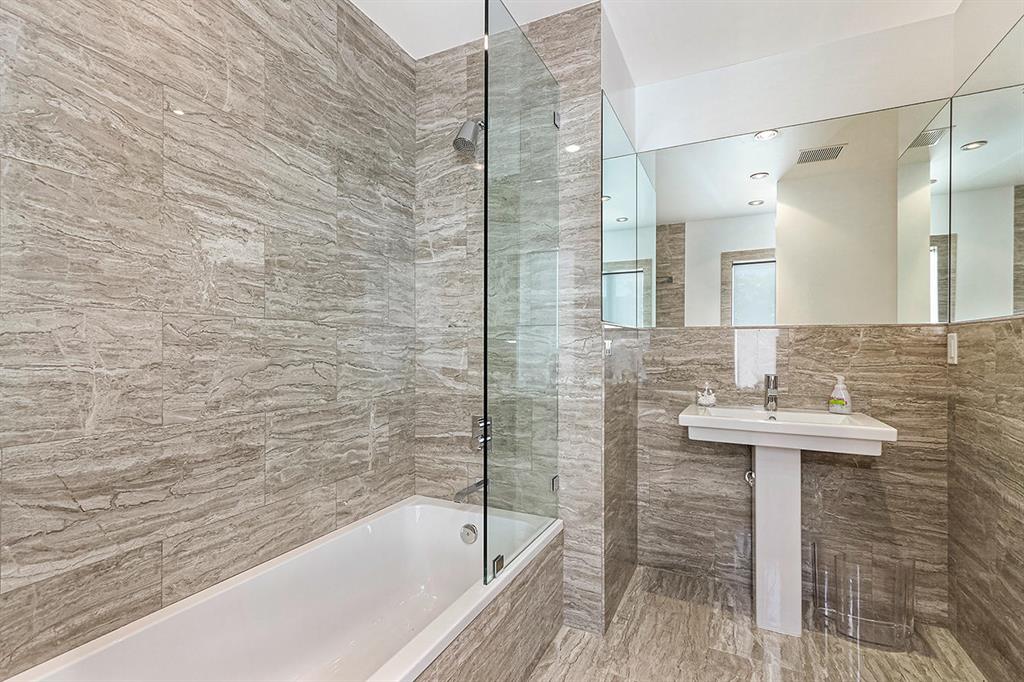 POINT MANALAPAN 1 - Residential