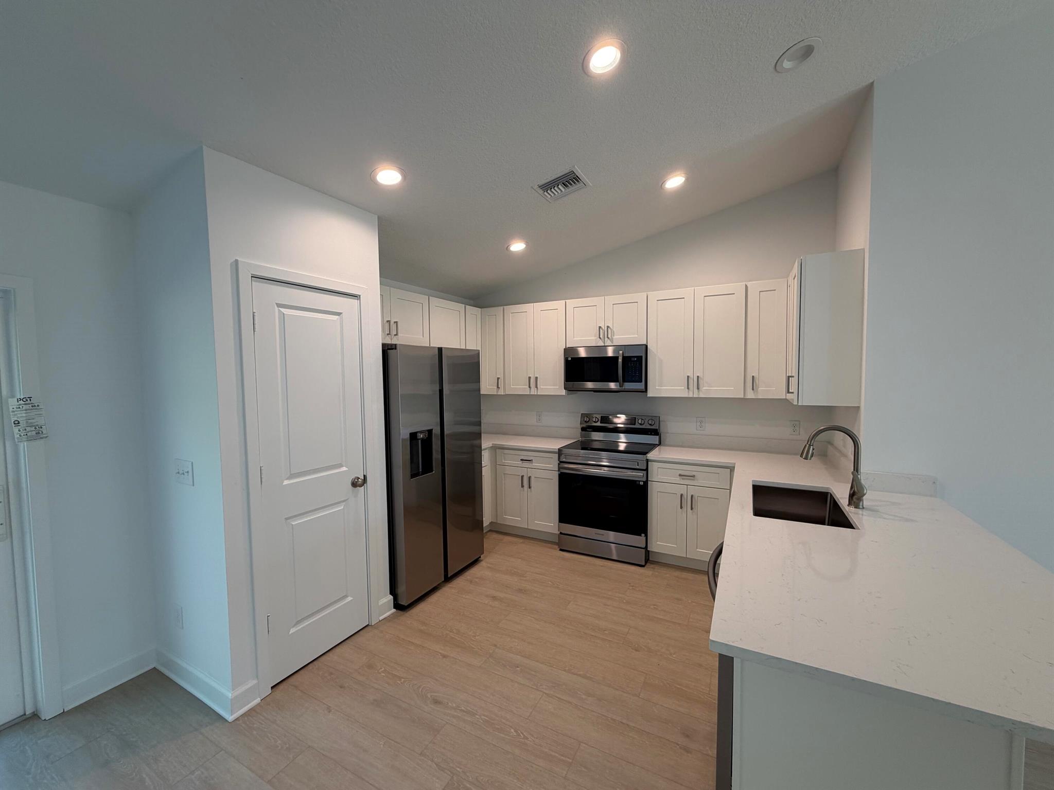 VERO BEACH HIGHLANDS UNIT - Residential